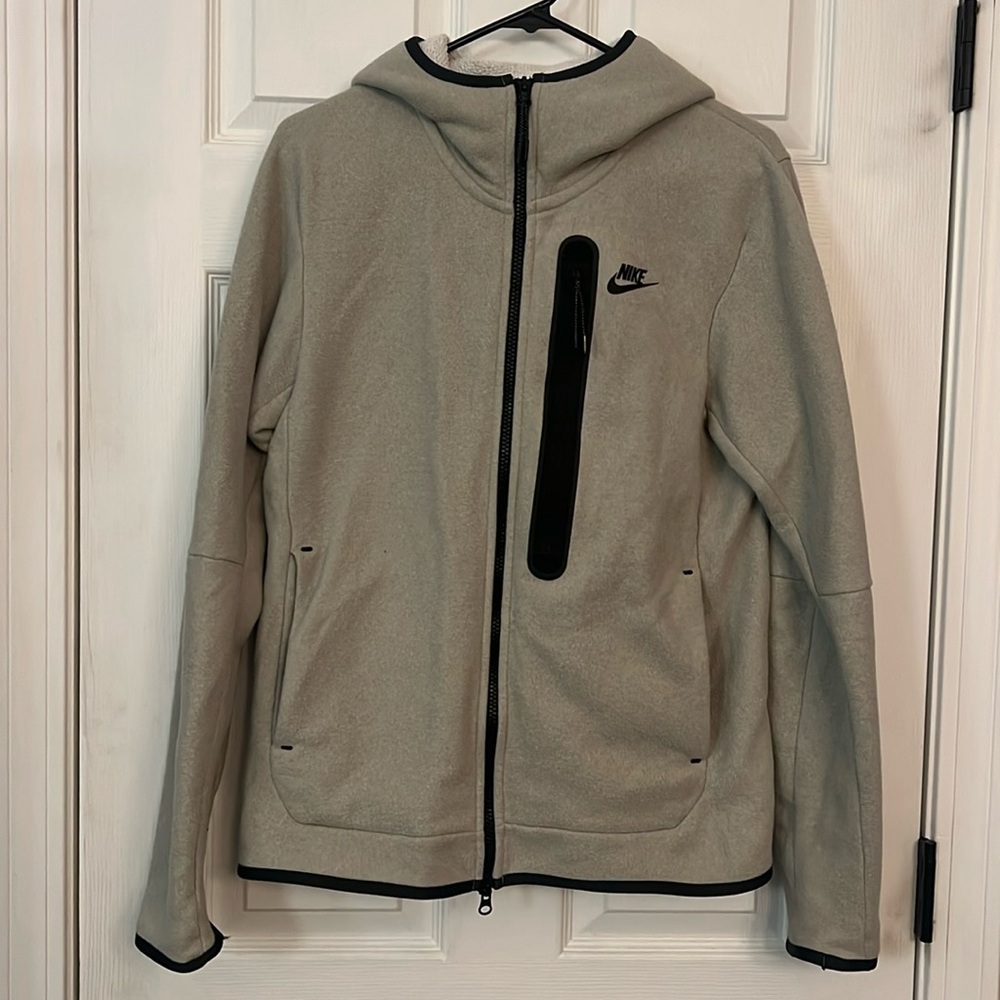 Men’s small Nike Sportswear Tech Fleece